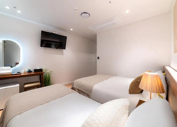 Laha Boutique Ddp Dongdaemun 2*